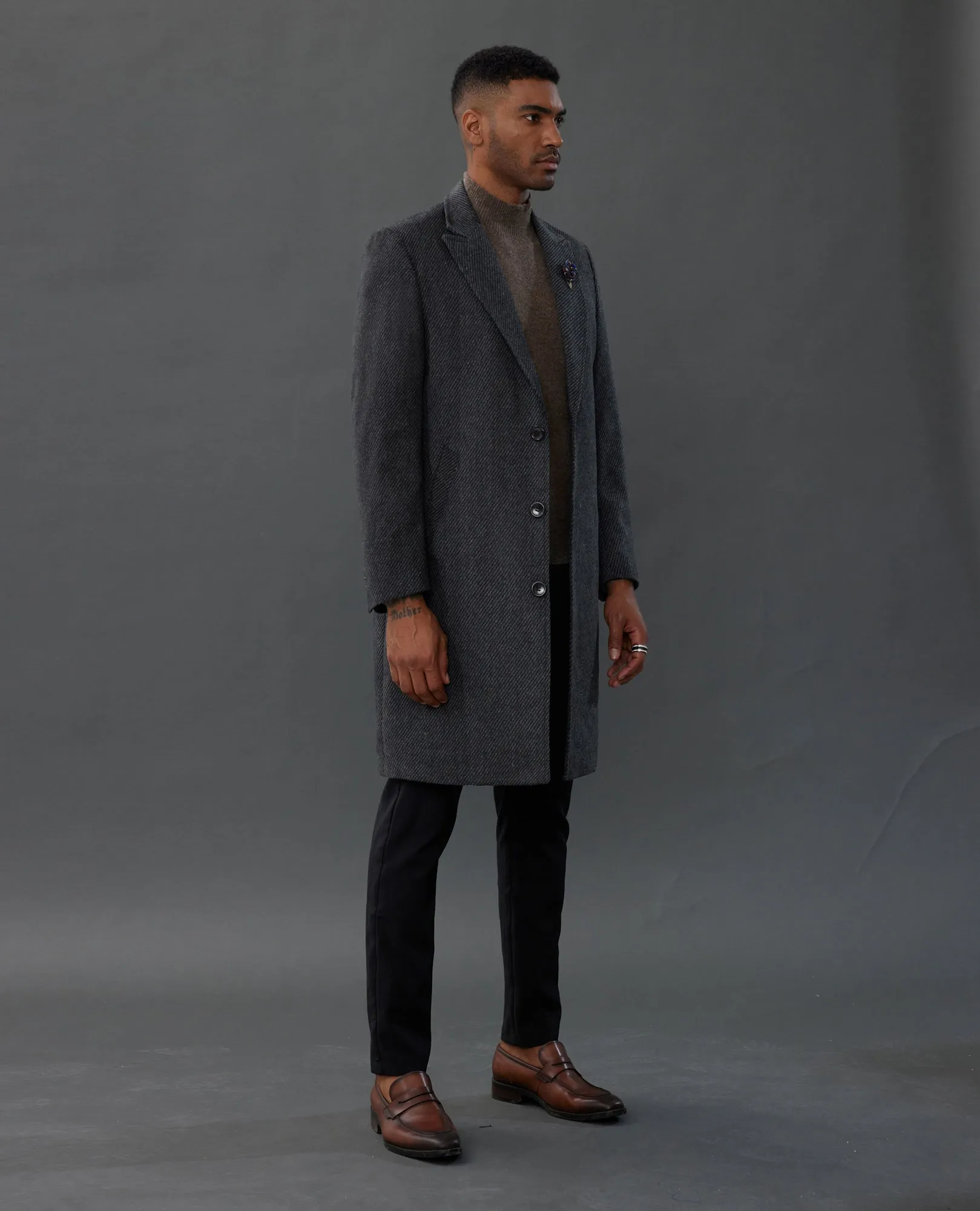 Men's Herringbone Wool Blend Long Overcoat Pea Coat with Brooch